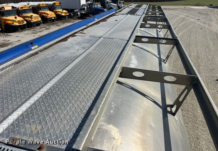 image for item LD9336 2012 Hensley ATLW-36-32-8  feed delivery trailer