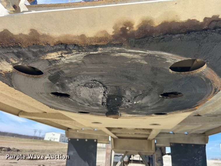 image for item LD9336 2012 Hensley ATLW-36-32-8  feed delivery trailer