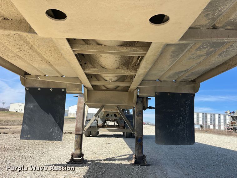 image for item LD9336 2012 Hensley ATLW-36-32-8  feed delivery trailer