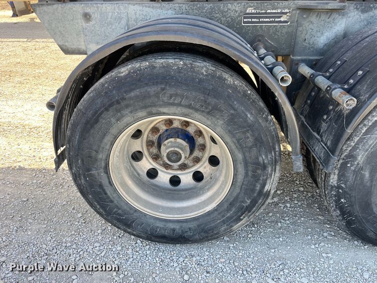 image for item LD9336 2012 Hensley ATLW-36-32-8  feed delivery trailer