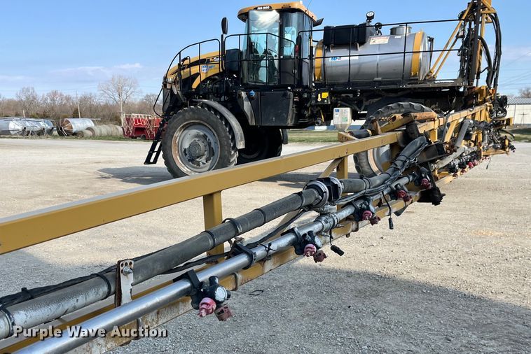 image for item LD9356 2013 RoGator RG900 sprayer