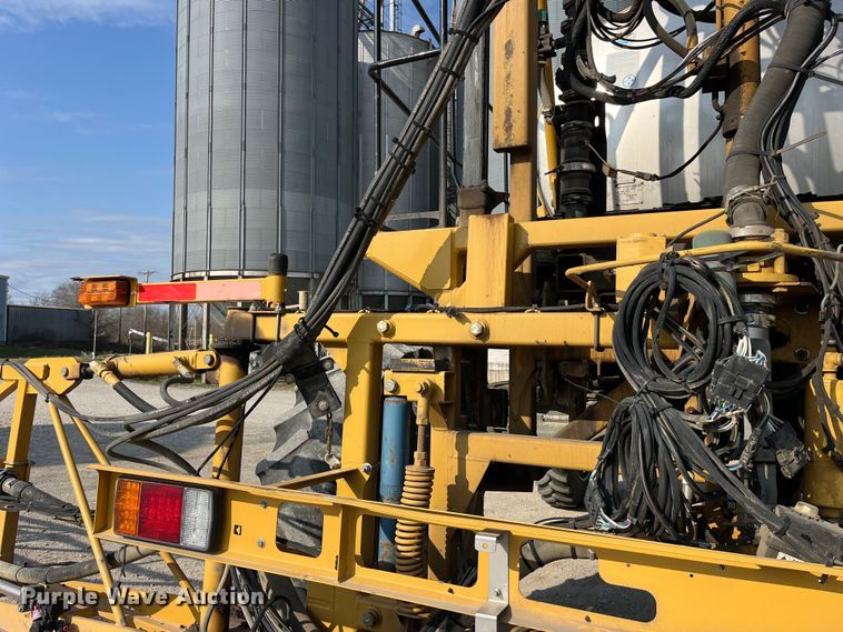 image for item LD9356 2013 RoGator RG900 sprayer