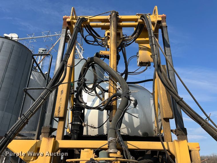 image for item LD9356 2013 RoGator RG900 sprayer