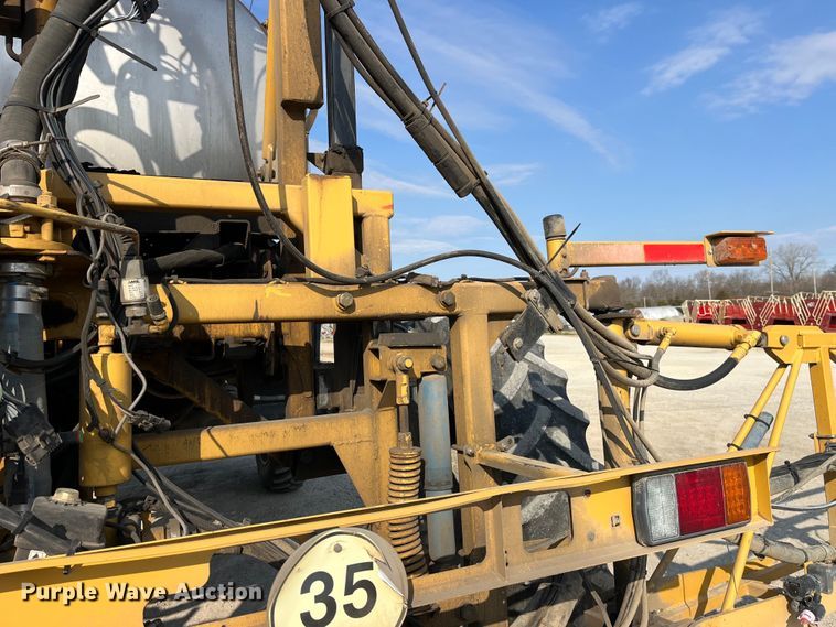 image for item LD9356 2013 RoGator RG900 sprayer