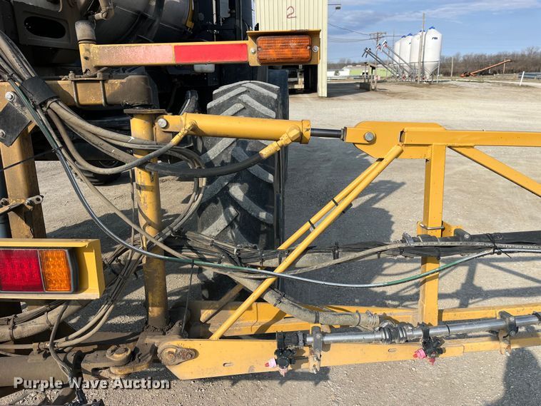 image for item LD9356 2013 RoGator RG900 sprayer