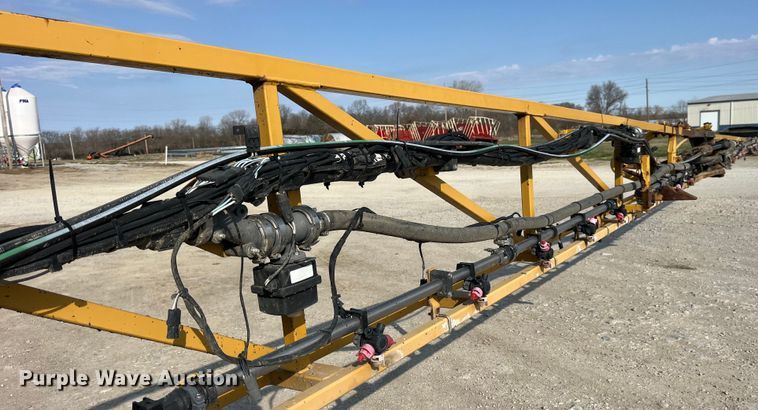 image for item LD9356 2013 RoGator RG900 sprayer