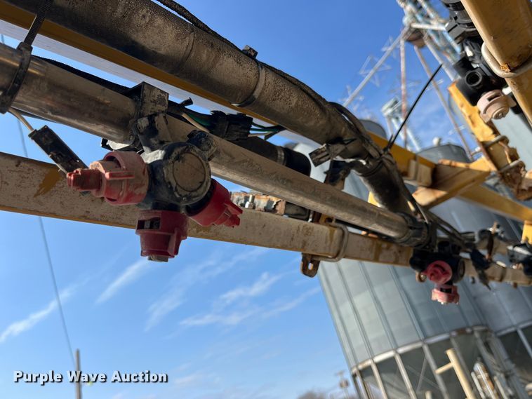 image for item LD9356 2013 RoGator RG900 sprayer