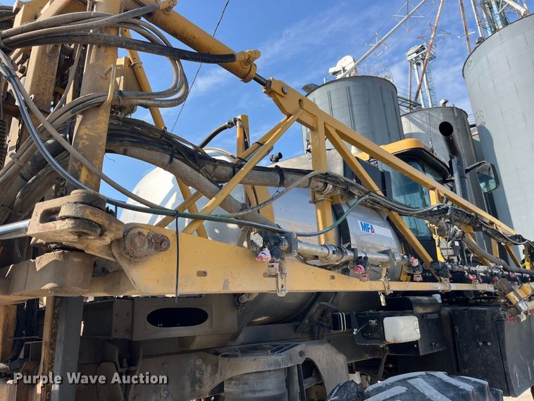 image for item LD9356 2013 RoGator RG900 sprayer