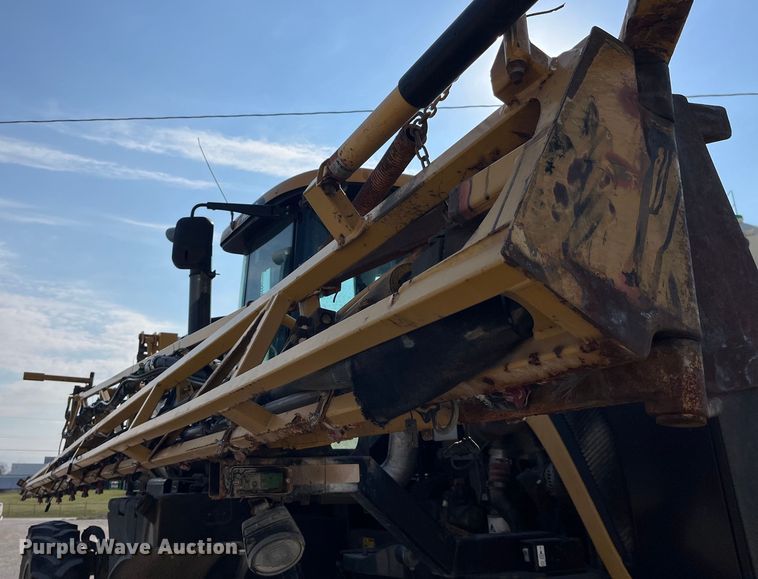 image for item LD9356 2013 RoGator RG900 sprayer