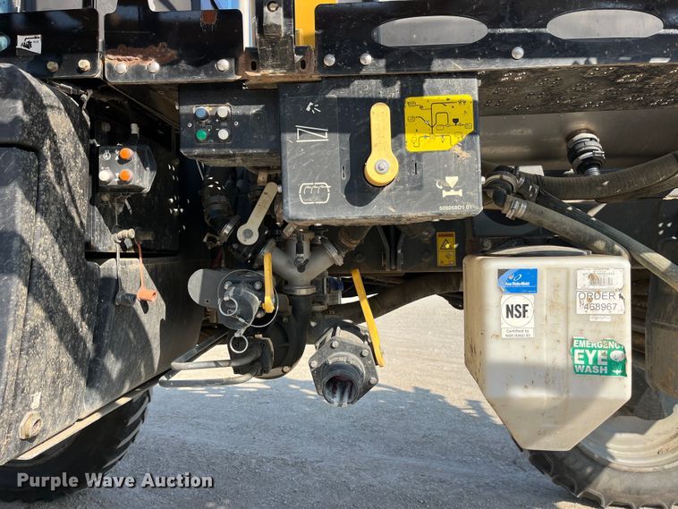 image for item LD9356 2013 RoGator RG900 sprayer