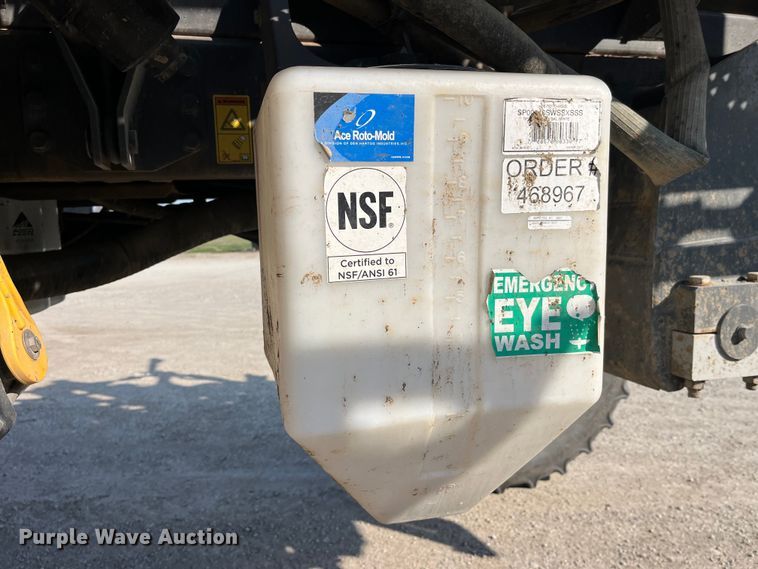 image for item LD9356 2013 RoGator RG900 sprayer