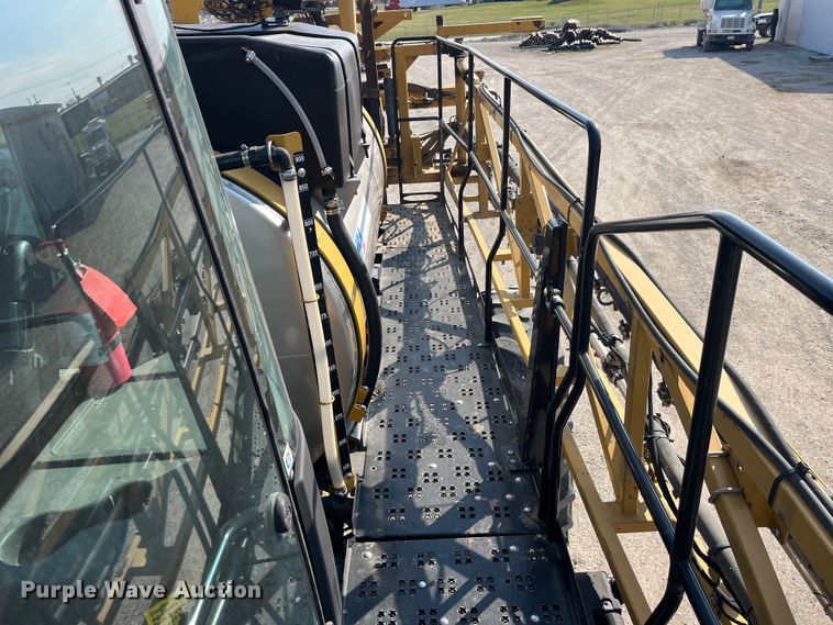 image for item LD9356 2013 RoGator RG900 sprayer