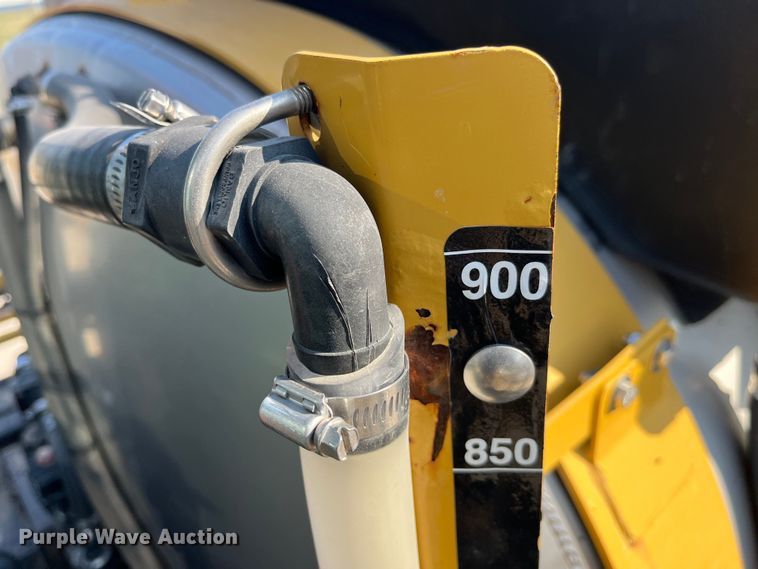 image for item LD9356 2013 RoGator RG900 sprayer