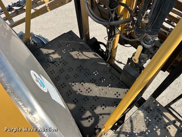 image for item LD9356 2013 RoGator RG900 sprayer