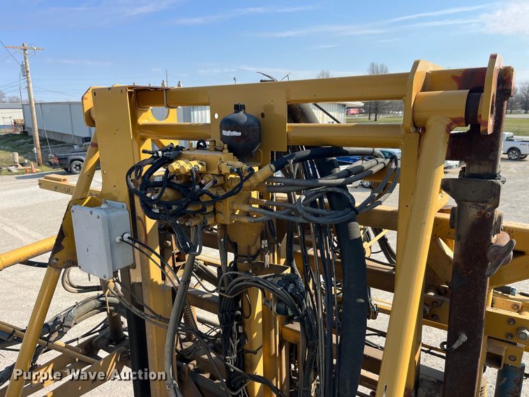 image for item LD9356 2013 RoGator RG900 sprayer