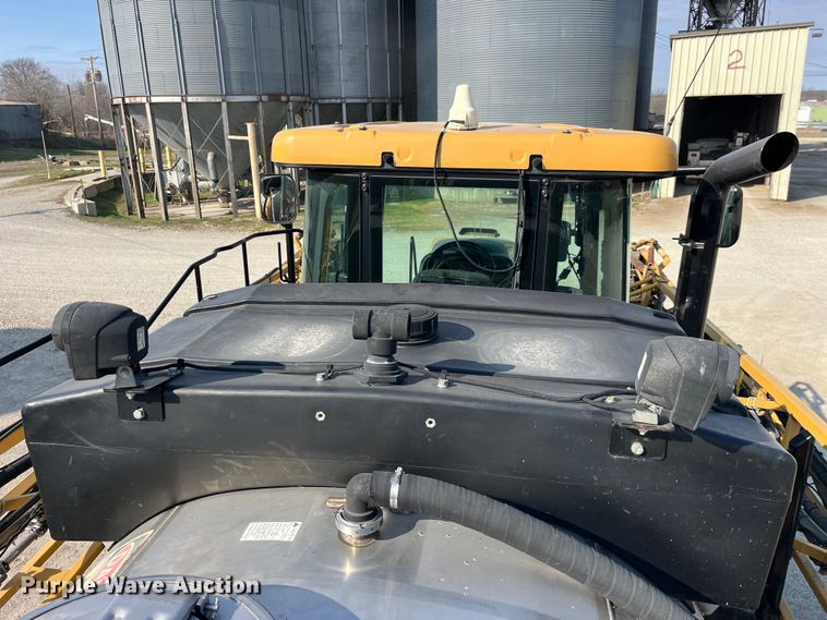 image for item LD9356 2013 RoGator RG900 sprayer
