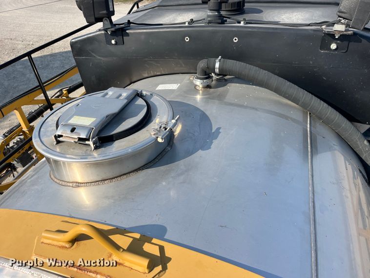 image for item LD9356 2013 RoGator RG900 sprayer