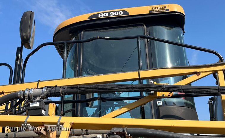 image for item LD9356 2013 RoGator RG900 sprayer