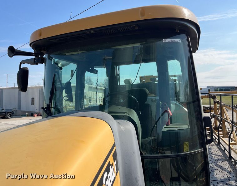 image for item LD9356 2013 RoGator RG900 sprayer