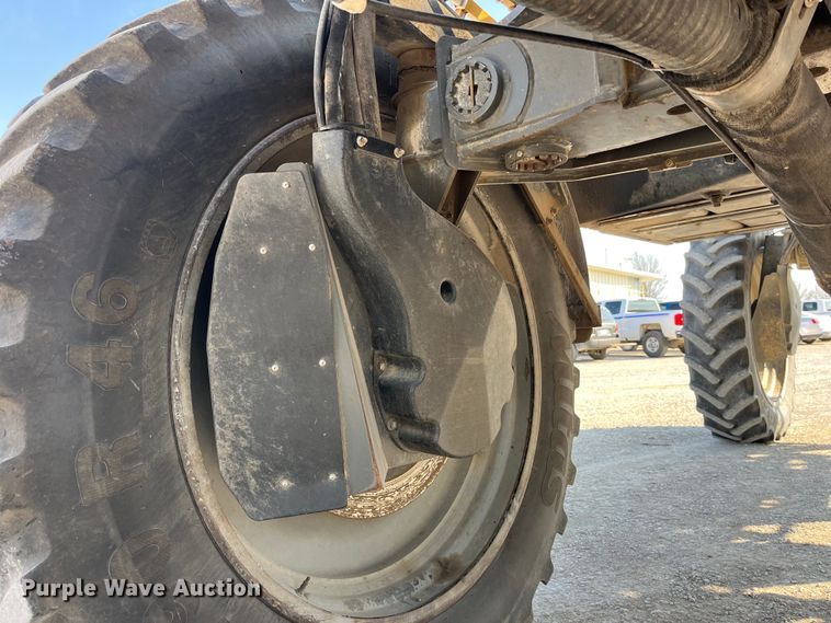 image for item LD9356 2013 RoGator RG900 sprayer