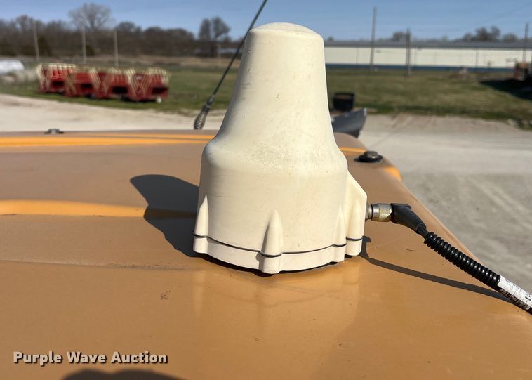 image for item LD9356 2013 RoGator RG900 sprayer