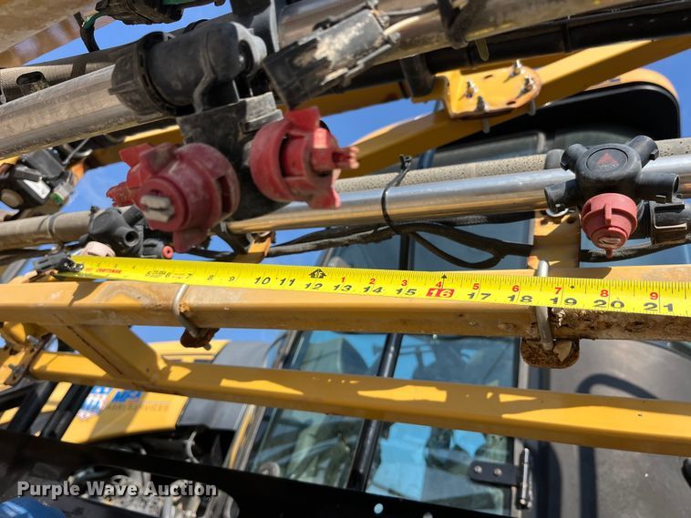 image for item LD9356 2013 RoGator RG900 sprayer