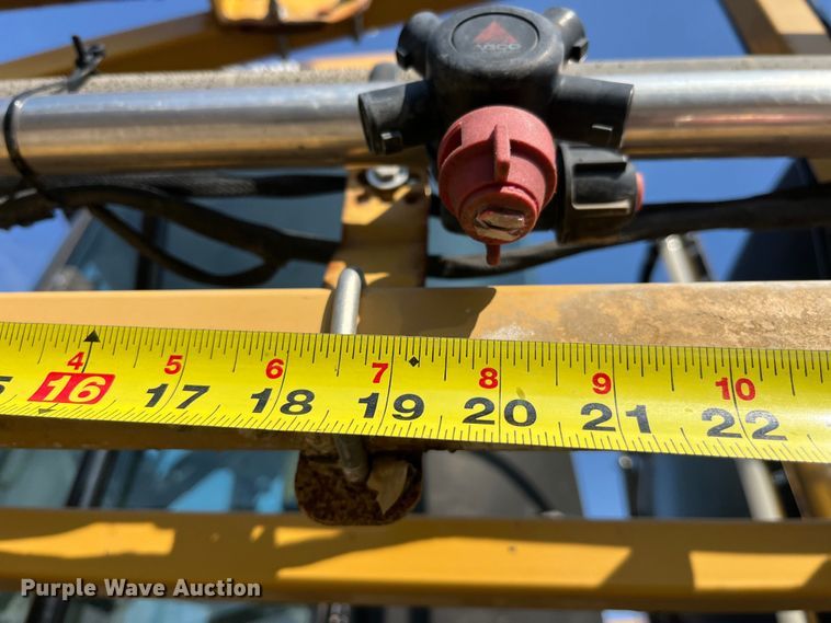 image for item LD9356 2013 RoGator RG900 sprayer