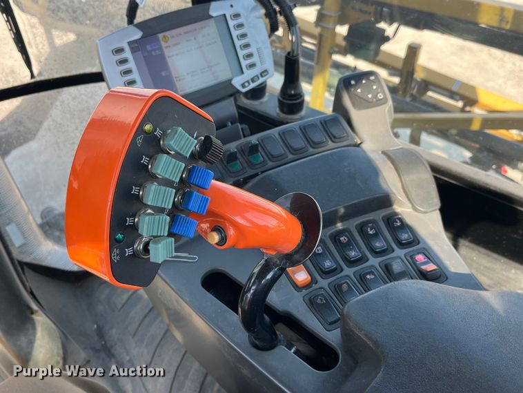 image for item LD9356 2013 RoGator RG900 sprayer