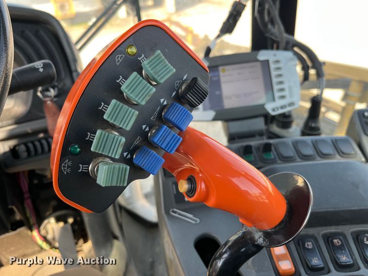 image for item LD9356 2013 RoGator RG900 sprayer