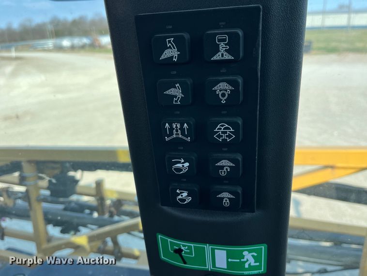 image for item LD9356 2013 RoGator RG900 sprayer