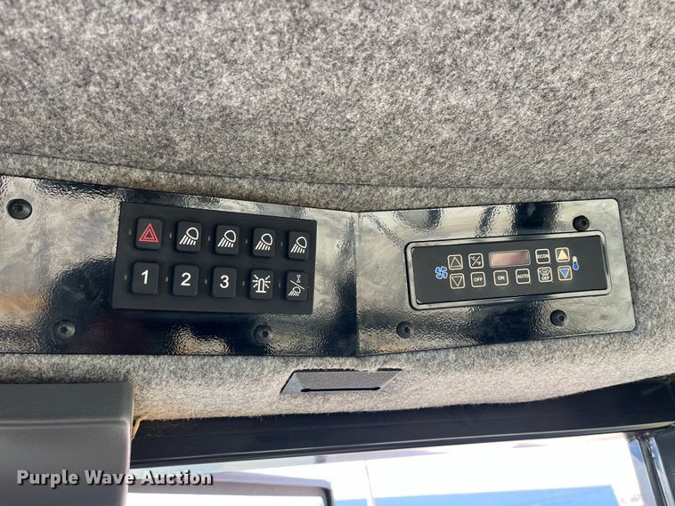 image for item LD9356 2013 RoGator RG900 sprayer