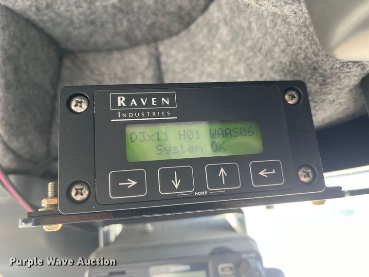 image for item LD9356 2013 RoGator RG900 sprayer