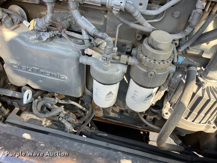 image for item LD9356 2013 RoGator RG900 sprayer