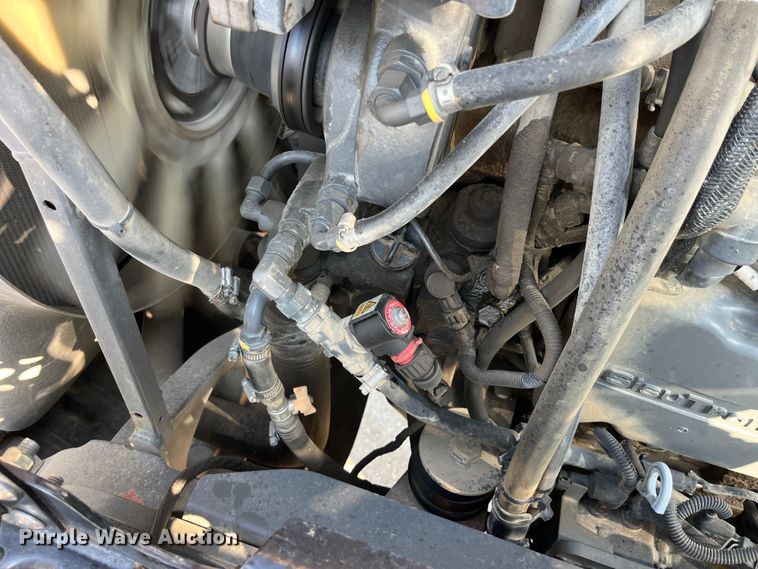 image for item LD9356 2013 RoGator RG900 sprayer