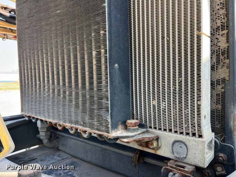 image for item LD9356 2013 RoGator RG900 sprayer