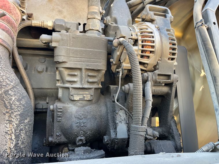 image for item LD9356 2013 RoGator RG900 sprayer