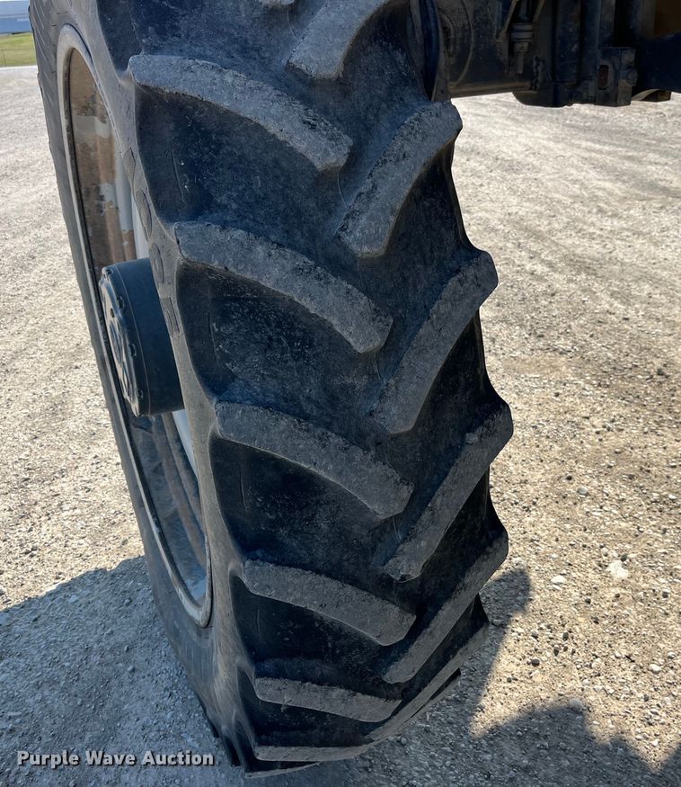 image for item LD9356 2013 RoGator RG900 sprayer