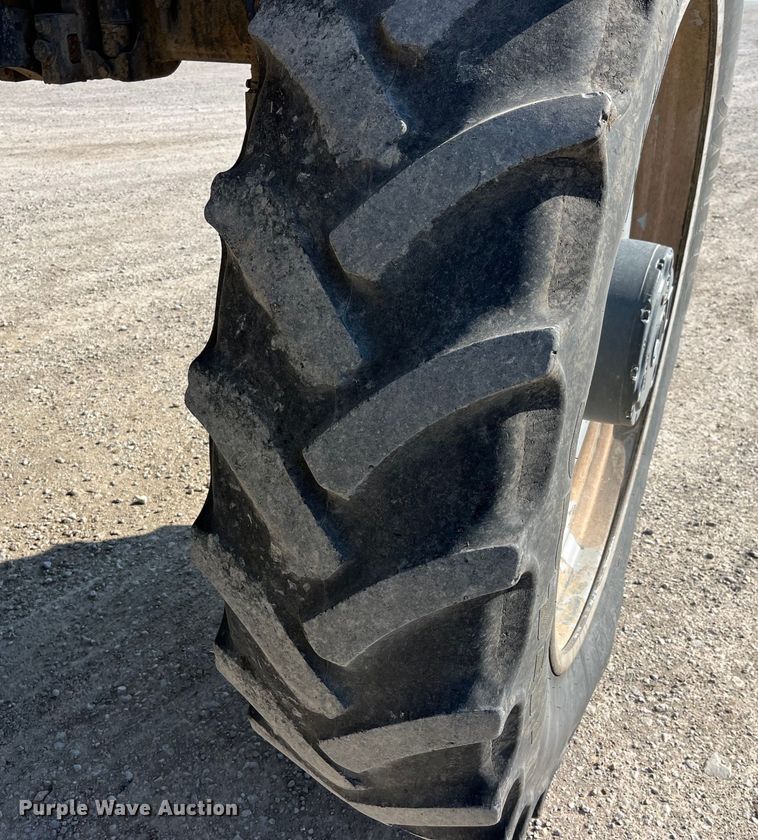 image for item LD9356 2013 RoGator RG900 sprayer