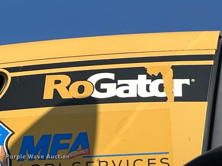 image for item LD9356 2013 RoGator RG900 sprayer