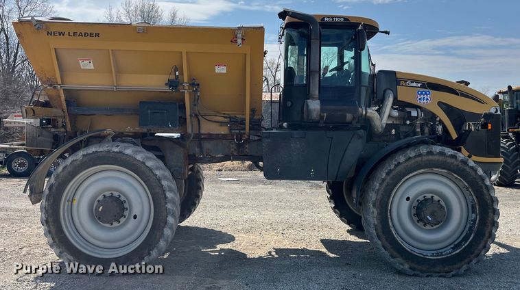 image for item LD9358 2014 RoGator RG1100 spreader