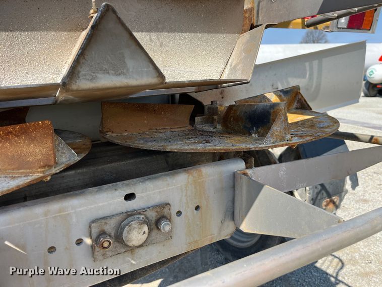 image for item LD9358 2014 RoGator RG1100 spreader