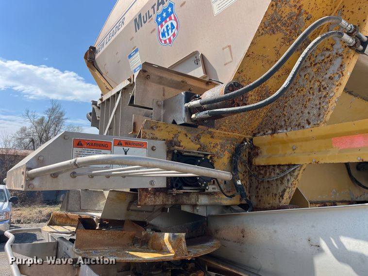 image for item LD9358 2014 RoGator RG1100 spreader