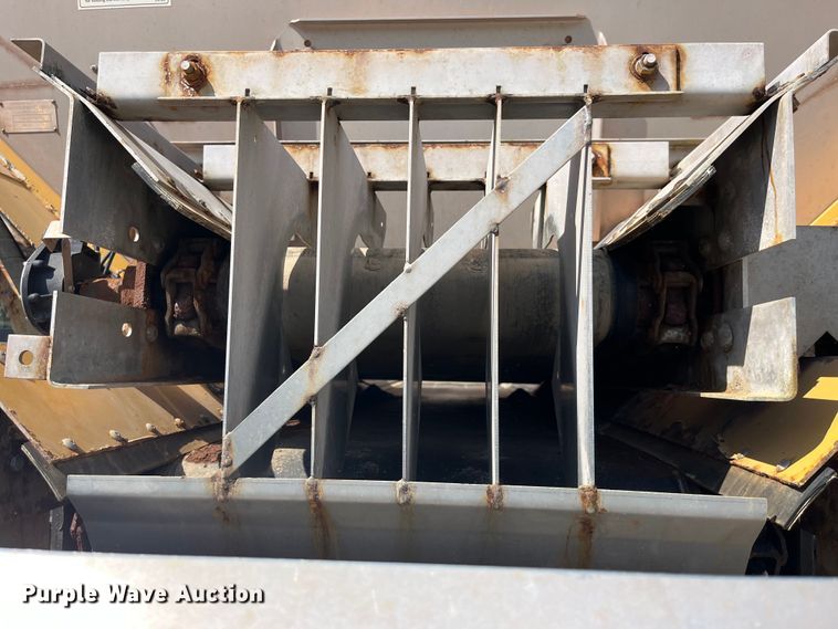 image for item LD9358 2014 RoGator RG1100 spreader