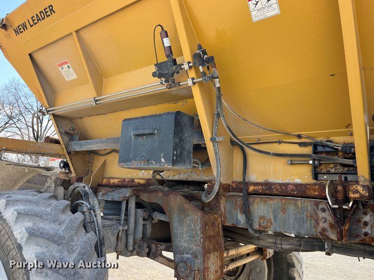 image for item LD9358 2014 RoGator RG1100 spreader