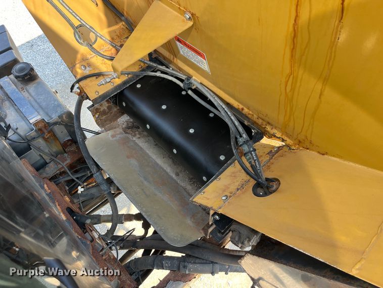 image for item LD9358 2014 RoGator RG1100 spreader