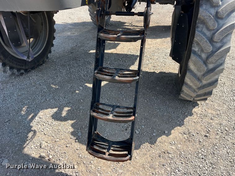 image for item LD9358 2014 RoGator RG1100 spreader