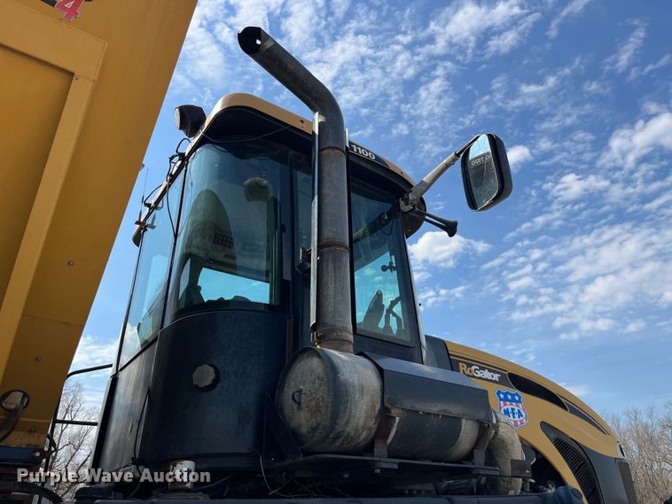 image for item LD9358 2014 RoGator RG1100 spreader