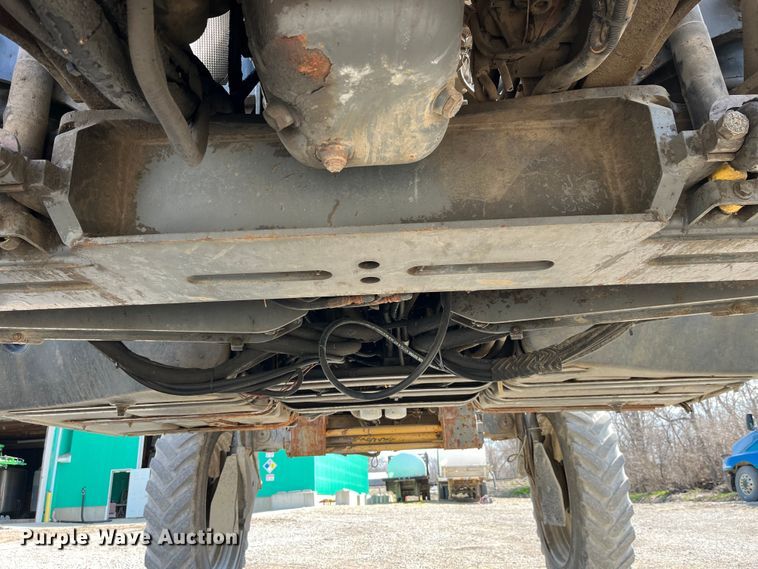 image for item LD9358 2014 RoGator RG1100 spreader