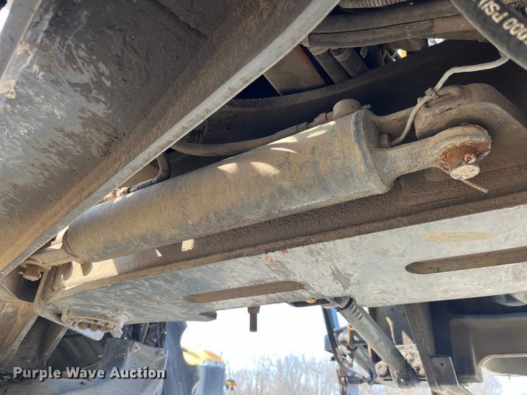 image for item LD9358 2014 RoGator RG1100 spreader