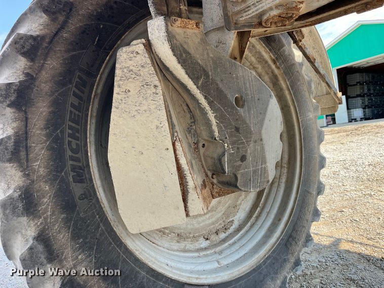 image for item LD9358 2014 RoGator RG1100 spreader